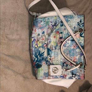 Guess purse
